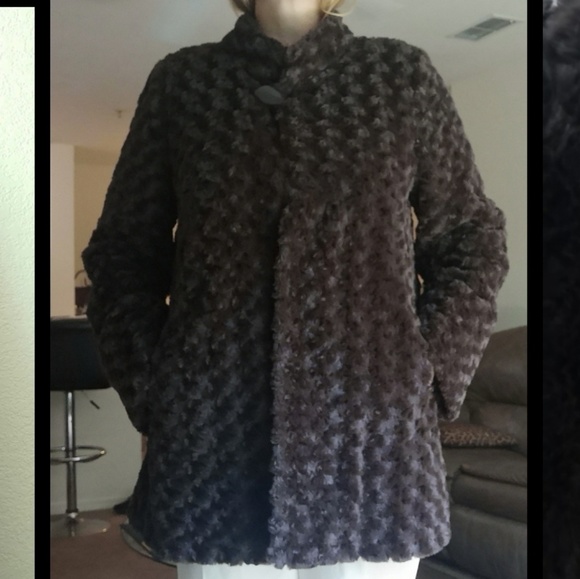 Chocolate faux fur coat by Dennis by Dennis Basso - Picture 4 of 5